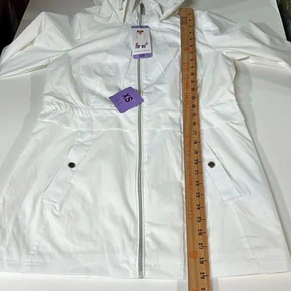 NWT Vince Camuto Ladies' Rain Jacket - Picture 12 of 12